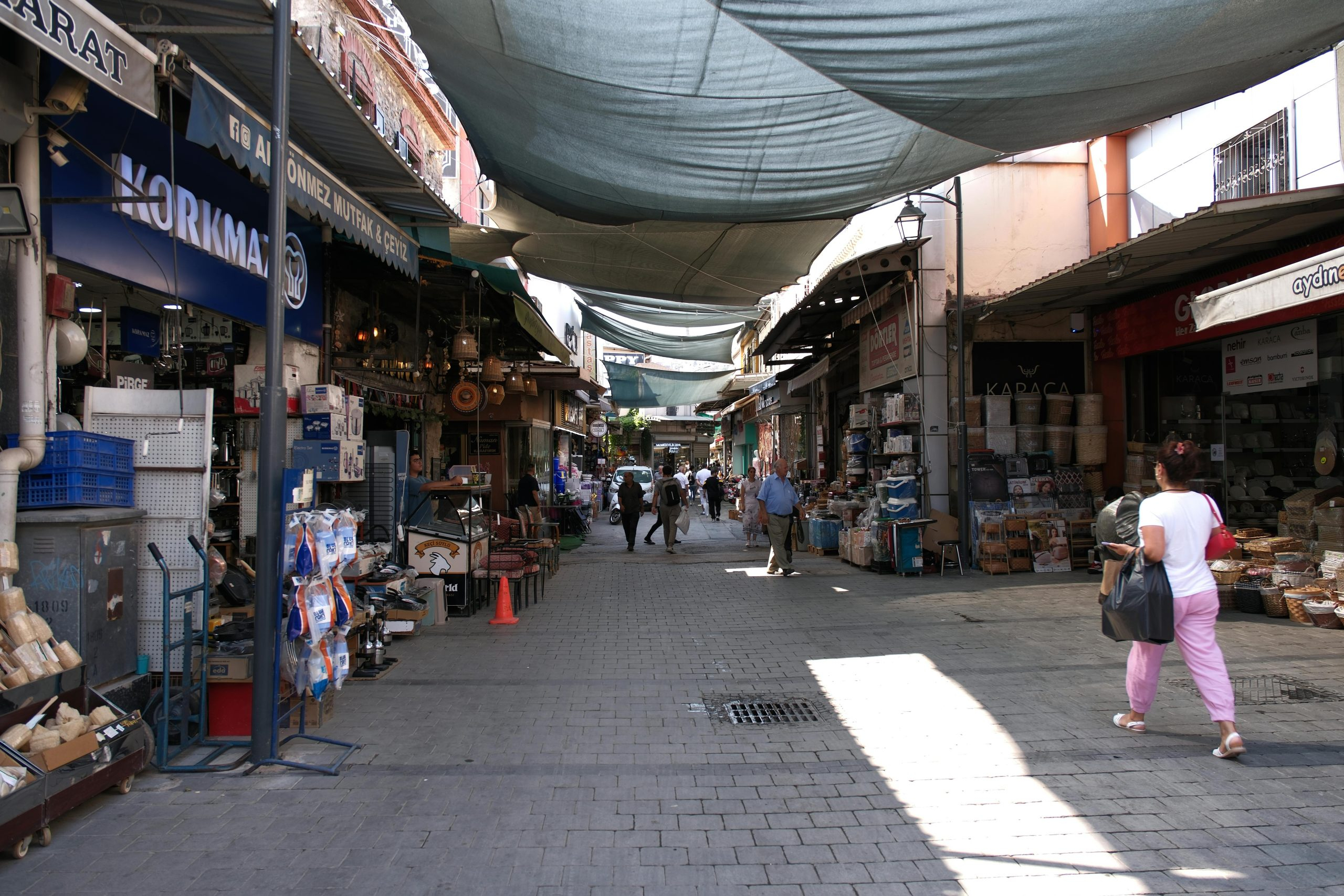 Exploring City Markets as Cultural Travel Experiences