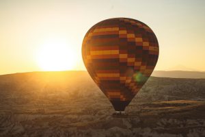 How AI Enhances Flight Booking Experiences for Travelers