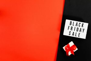 Shopping with a checklist to control spending