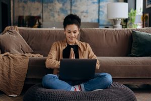 Discovering microbrands through niche online marketplaces