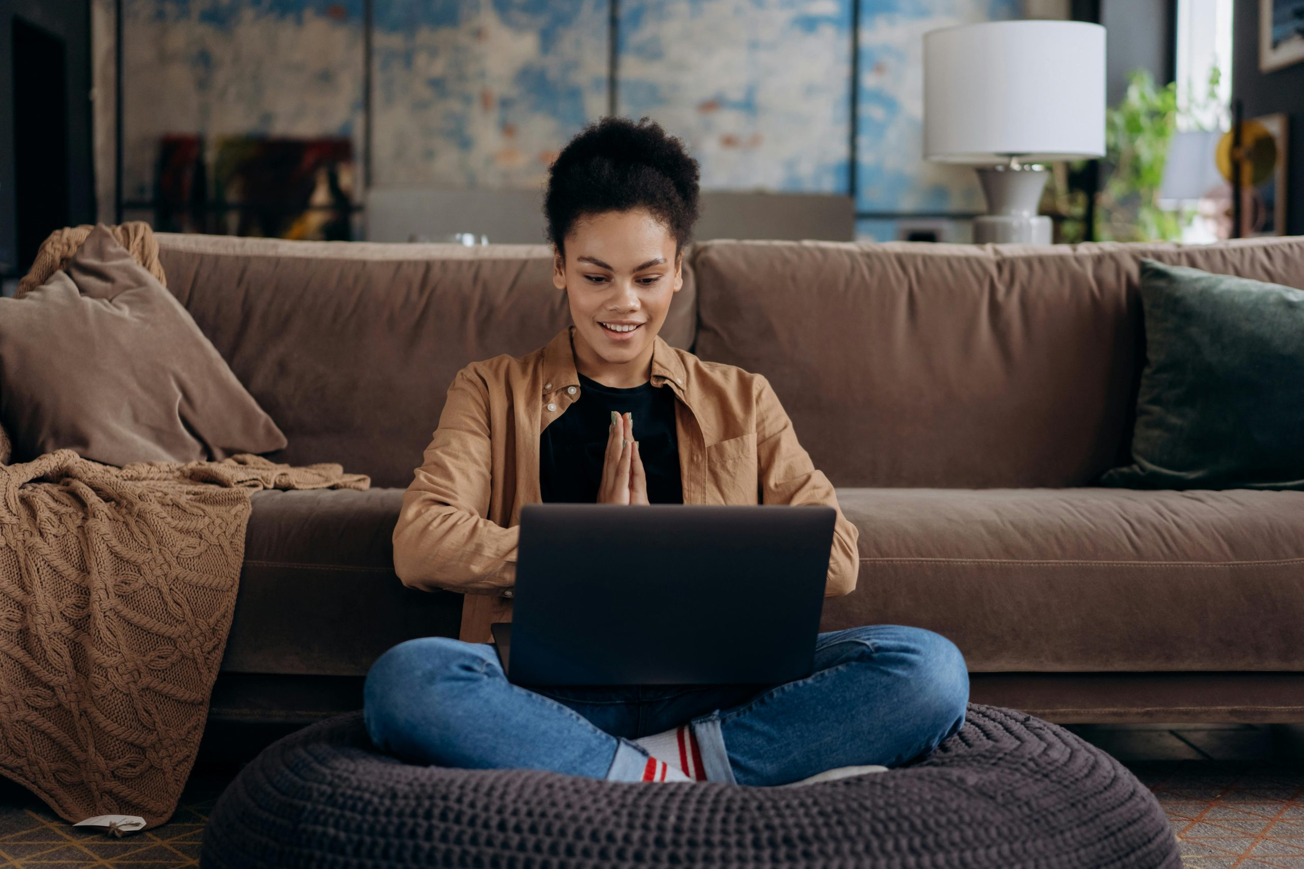 Discovering microbrands through niche online marketplaces