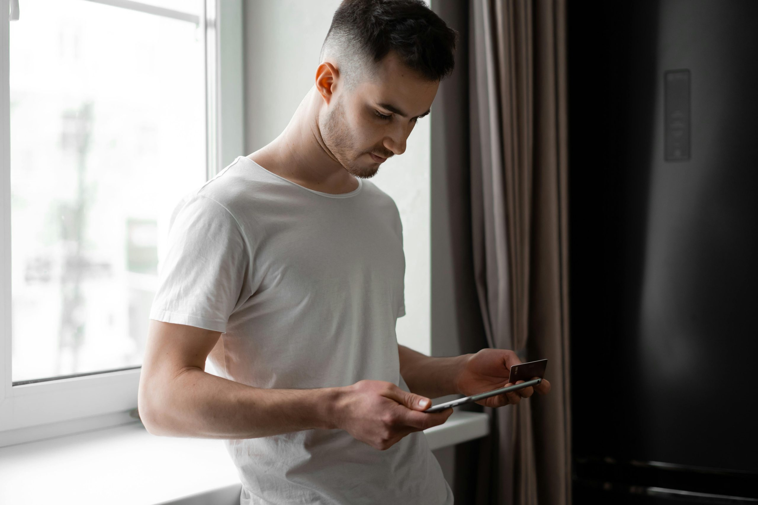 Shopping during off-hours for relaxed browsing