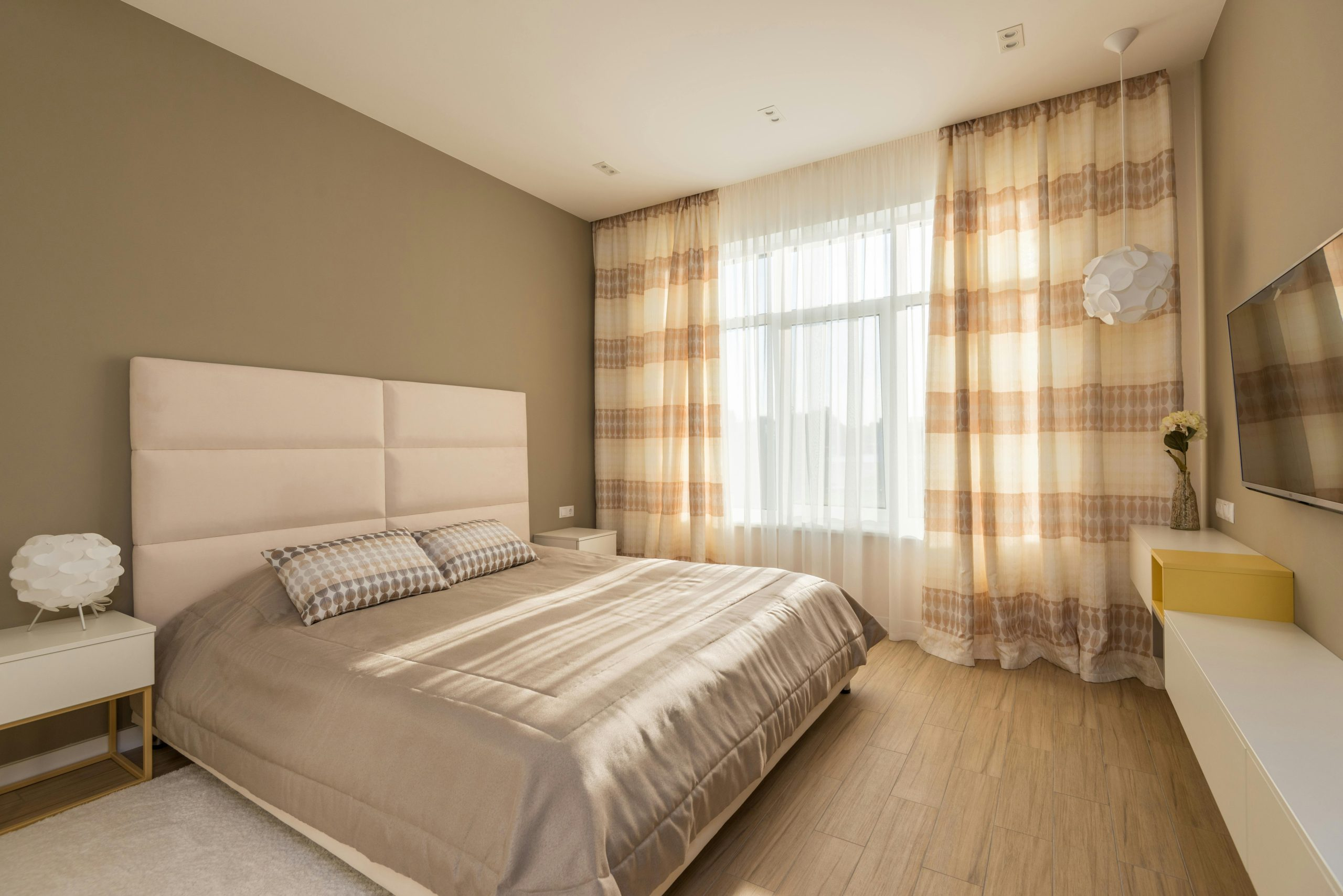Small Space Living Gadgets Improving Apartment Functionality