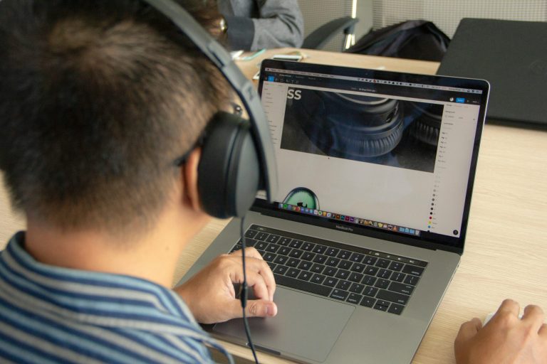 Helping Students Adapt to Remote Learning Environments