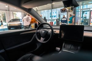 Luxury Automakers Competing For The Autonomous Driving Edge